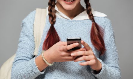 tuttoscuola.com-–-smartphone-vietati-nelle-scuole-della-gran-bretagna:-insegnanti-potranno-perquisire-gli-studenti-editoriale-tuttoscuola